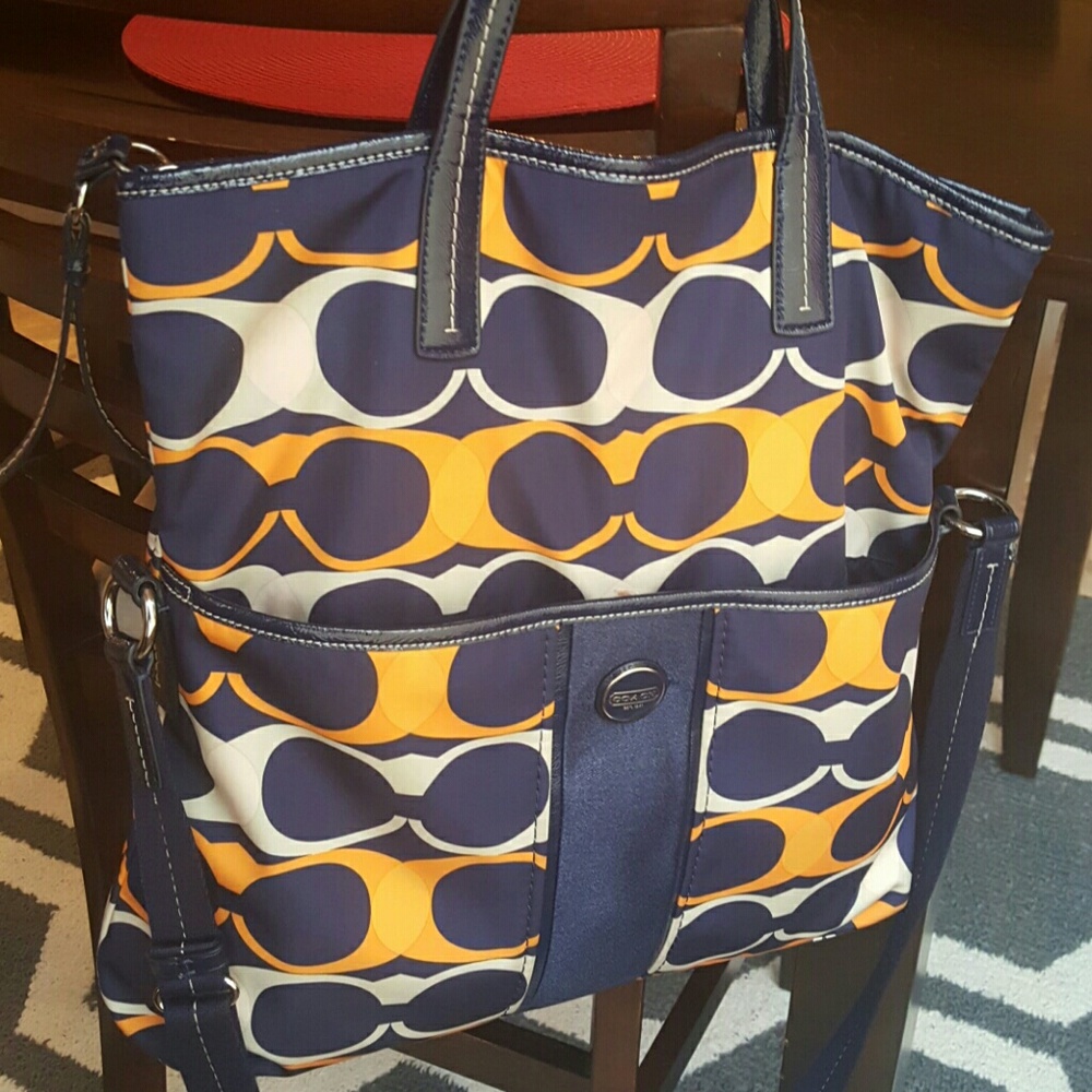 Authentic coach handbag/ large